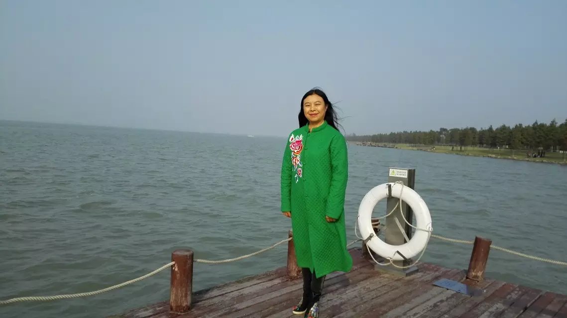 杨萍 近照