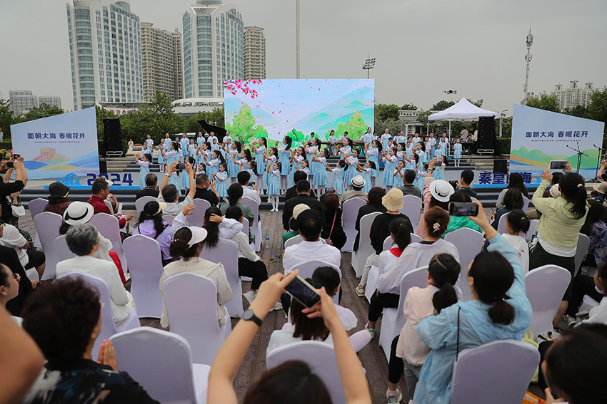 01秦皇山海经典诗歌艺术朗诵会