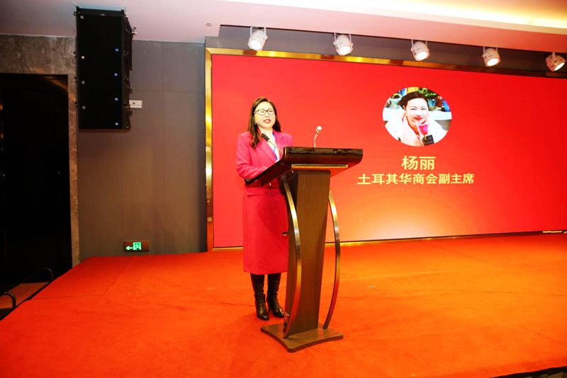 杨丽