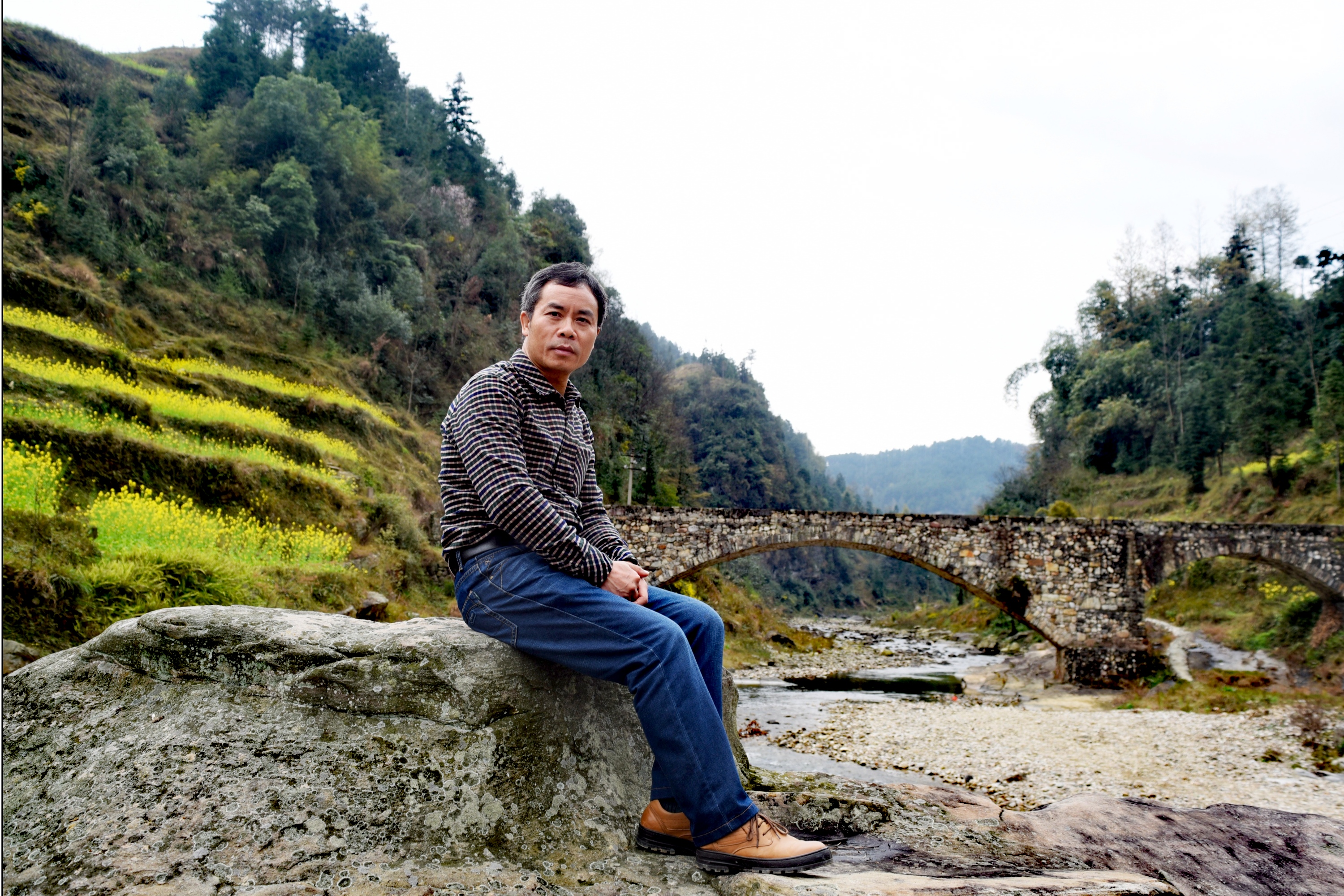 作者杨启刚在归兰水族乡。