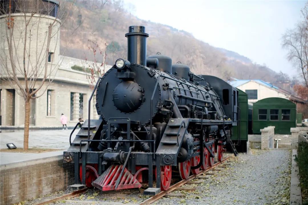 3 3